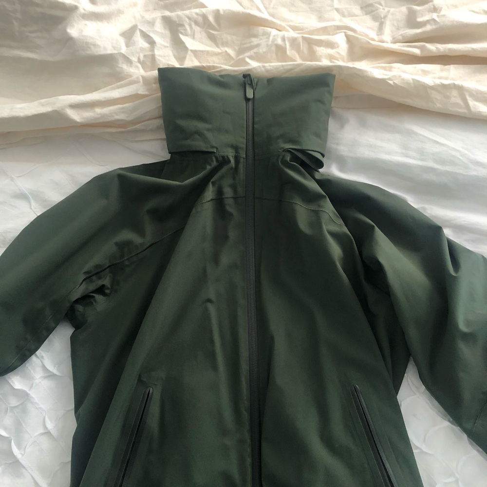 Lululemon Jacket - Picture 7 of 8